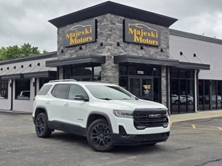 Used 2023 GMC Acadia SLE w/ Driver Convenience Package image 1