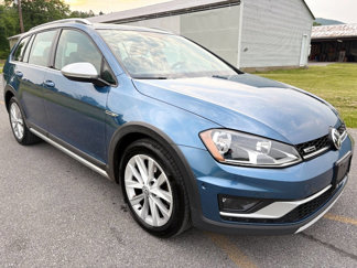 Used 2017 Volkswagen Golf Alltrack SE image 1