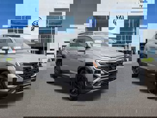 New 2025 Volkswagen Atlas Cross Sport SE image 1