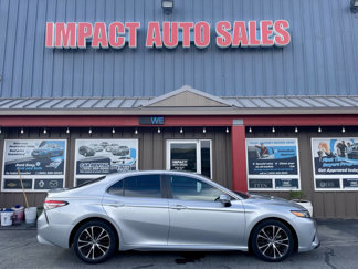 Used 2018 Toyota Camry SE image 1