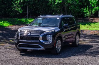New 2025 Mitsubishi Outlander AWD image 1