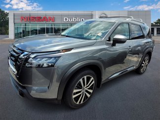 New 2025 Nissan Pathfinder Platinum image 1