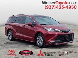 Certified 2023 Toyota Sienna XLE image 1