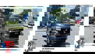 New 2025 Honda Pilot Touring image 1