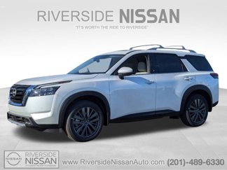 New 2025 Nissan Pathfinder SL w/ SL Premium Package image 1