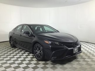 Used 2023 Toyota Camry SE image 1