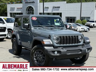 Used 2025 Jeep Wrangler Sport image 1