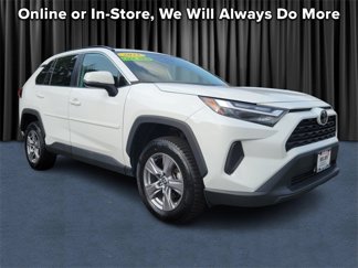Used 2022 Toyota RAV4 XLE image 1