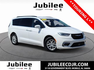 Used 2022 Chrysler Pacifica Touring-L image 1