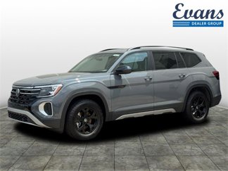 New 2025 Volkswagen Atlas Peak Edition SE image 1