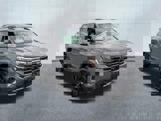 New 2025 Volkswagen Atlas SE image 1