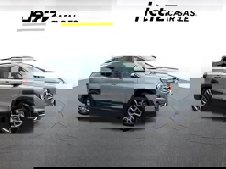 Used 2024 GMC Terrain SLT image 1