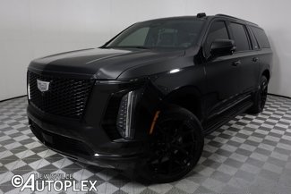 Used 2025 Cadillac Escalade ESV Sport w/ LPO, ONYX Package image 1