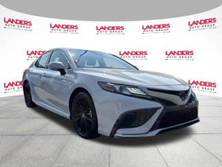 Used 2023 Toyota Camry XSE image 1