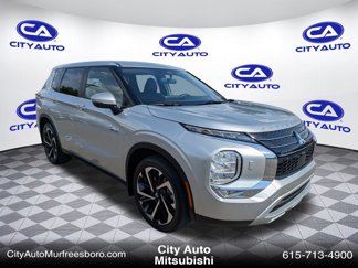 Used 2024 Mitsubishi Outlander SE image 1