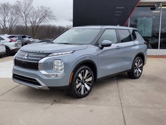 New 2025 Mitsubishi Outlander SE image 1