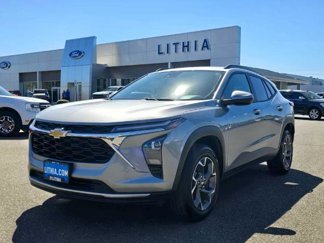 Used 2024 Chevrolet Trax LT w/ Driver Confidence Package image 1