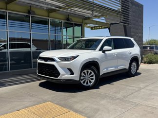 Used 2024 Toyota Grand Highlander XLE image 1