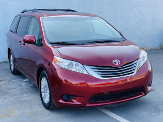 Used 2015 Toyota Sienna image 1
