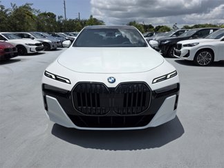 New 2025 BMW 760i xDrive video 2