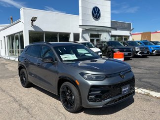 New 2025 Volkswagen Tiguan SE R-Line image 1