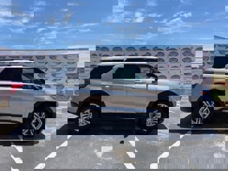 Certified 2022 Ford Explorer XLT image 1