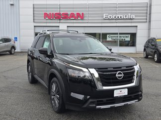 New 2025 Nissan Pathfinder SL w/ SL Premium Package image 1