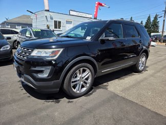Used 2017 Ford Explorer XLT w/ Equipment Group 202A image 1