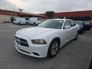 Used 2013 Dodge Charger SE w/ Sport Appearance Group image 1