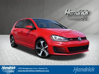 Used 2017 Volkswagen Golf S image 1
