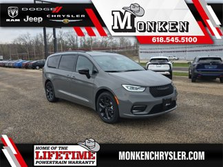 New 2025 Chrysler Pacifica Limited image 1