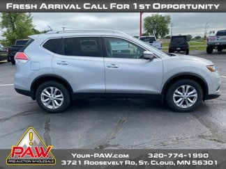 Used 2016 Nissan Rogue SV image 1