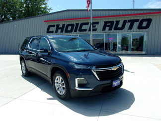Used 2023 Chevrolet Traverse LS image 1