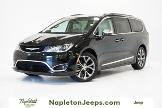 Used 2017 Chrysler Pacifica Limited image 1