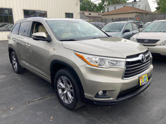 Used 2014 Toyota Highlander XLE image 1