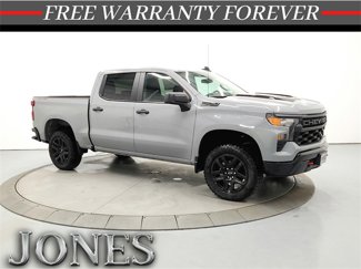 New 2025 Chevrolet Silverado 1500 Custom Trail Boss w/ LPO, Dark Essentials Package image 1