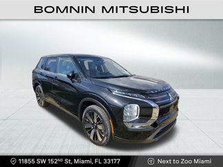 New 2025 Mitsubishi Outlander SE image 1