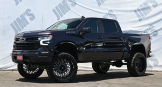 Used 2023 Chevrolet Silverado 1500 LT image 1