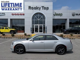 New 2023 Chrysler 300 Touring L image 1