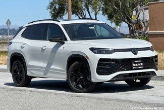 New 2025 Volkswagen Tiguan SE R-Line image 1