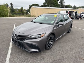 Used 2024 Toyota Camry SE image 1