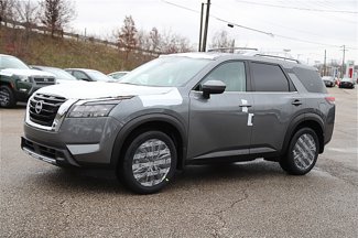 New 2025 Nissan Pathfinder SL w/ SL Premium Package image 1