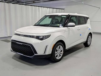 New 2025 Kia Soul LX image 1