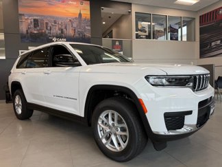New 2025 Jeep Grand Cherokee L Laredo image 1