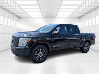 Used 2022 Nissan Titan SV image 1