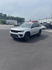 New 2025 Jeep Grand Cherokee Altitude image 1