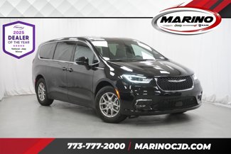 New 2025 Chrysler Pacifica Select image 1