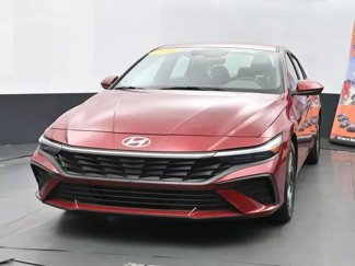 Used 2024 Hyundai Elantra SEL image 1