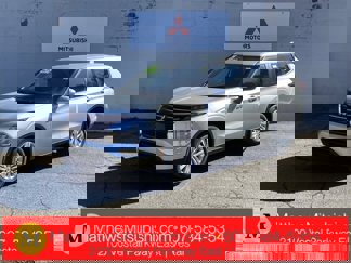 New 2025 Mitsubishi Outlander ES image 1