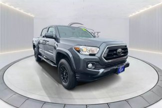 Used 2022 Toyota Tacoma SR5 video 1